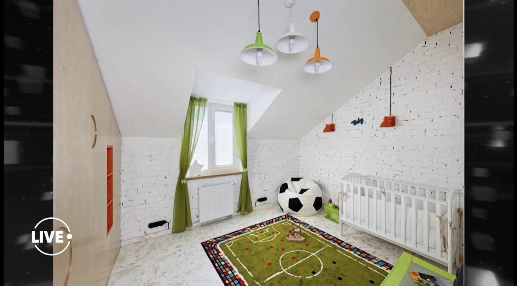 Однушка біля костелу та особняк під Києвом з &quot;дірою&quot; у спальні: як виглядає житло Влада Ями (відео)